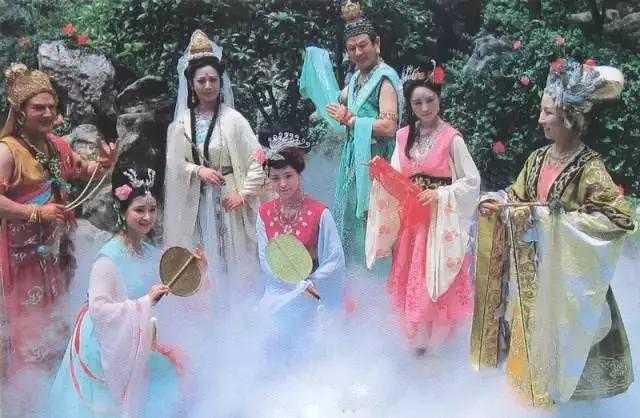 30年前的剧照，真正的5毛特效，却每一张都能入画