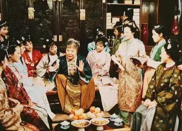 30年前的剧照，真正的5毛特效，却每一张都能入画