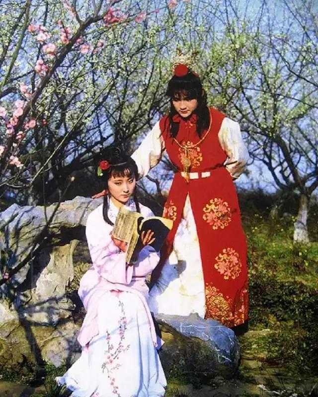 30年前的剧照，真正的5毛特效，却每一张都能入画