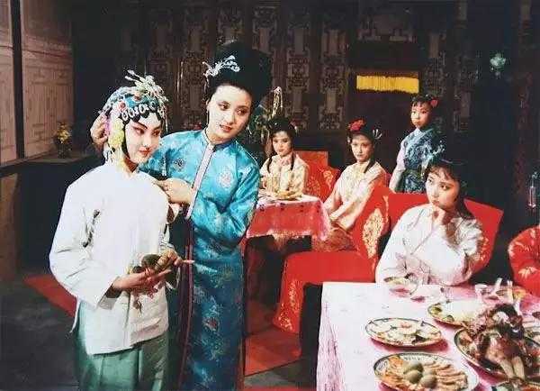 30年前的剧照，真正的5毛特效，却每一张都能入画