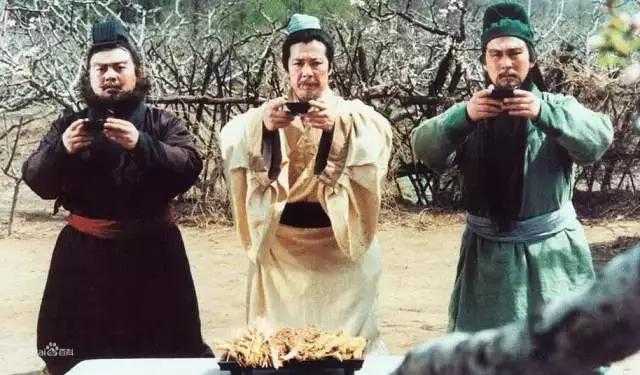 30年前的剧照，真正的5毛特效，却每一张都能入画