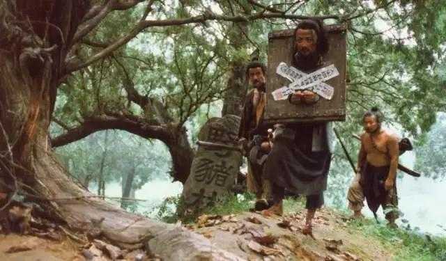 30年前的剧照，真正的5毛特效，却每一张都能入画