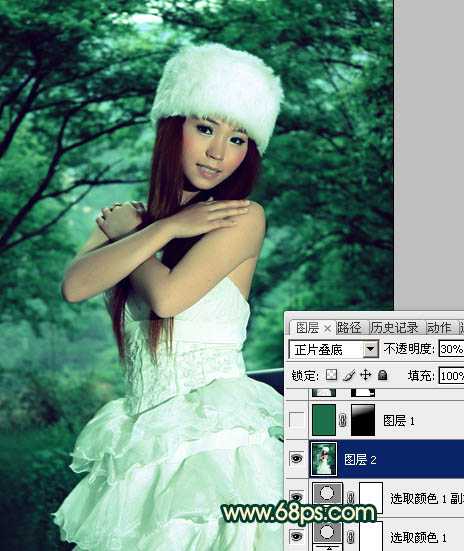 ‘Photoshop将外景美女图片调制出漂亮的暗调青绿色效果‘