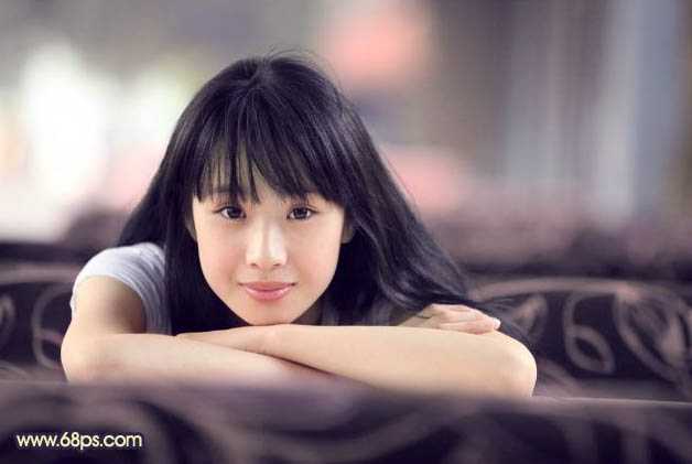 ‘Photoshop为室内美女图片加上甜美的暗调蓝紫色效果‘