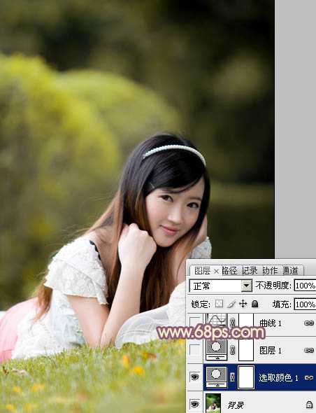 ‘Photoshop将草地上的美女调制出柔美的橙紫色‘