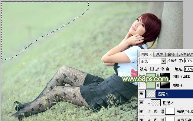 ‘Photoshop给夏季草地上的美女加上唯美的韩系淡绿色‘