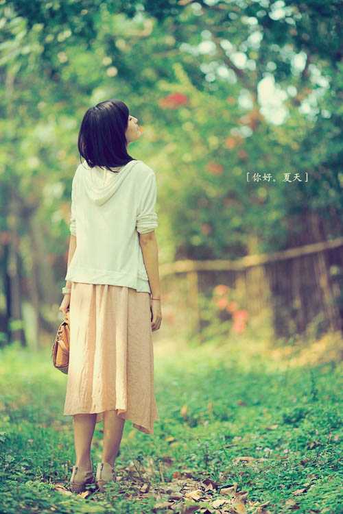 ‘Photoshop将绿荫下的美女调制出日系淡冷色效果‘