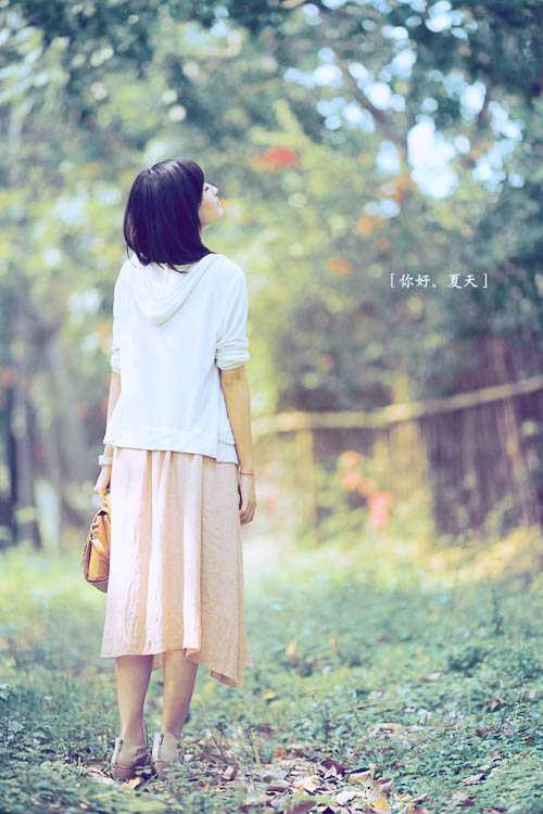 ‘Photoshop将绿荫下的美女调制出日系淡冷色效果‘