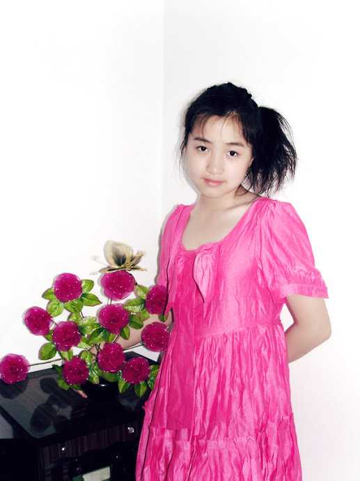 ‘Photoshop将室内偏暗的美女照片美白调亮教程‘